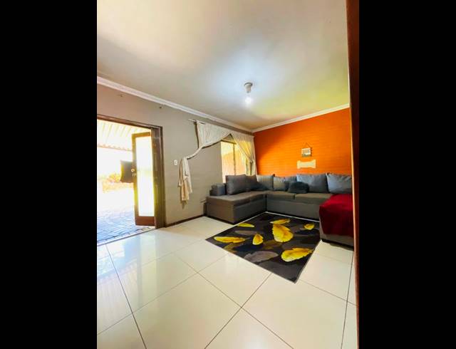 3 BEDROOM APARTMENT FOR SALE IN MONTCLAIR